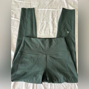 Lululemon forest green legging 🌲